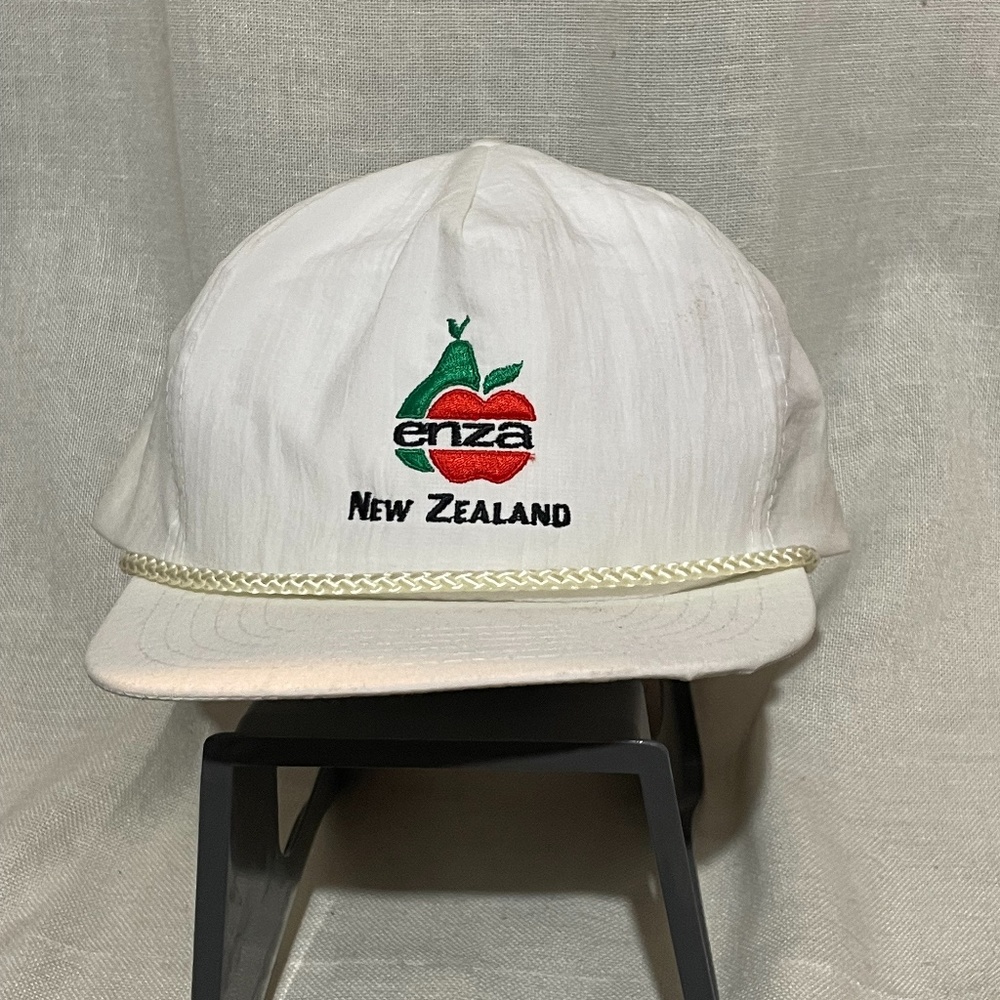 VINTAGE white snapback hat